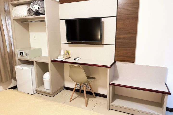 Room 21 of 77