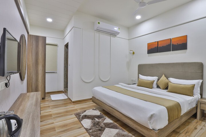 Room 25 of 59