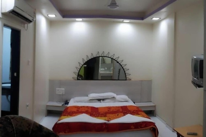 Room 15 of 24