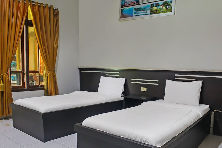 Room 17 of 28