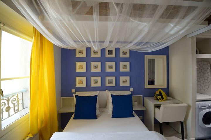 Room 214 of 648
