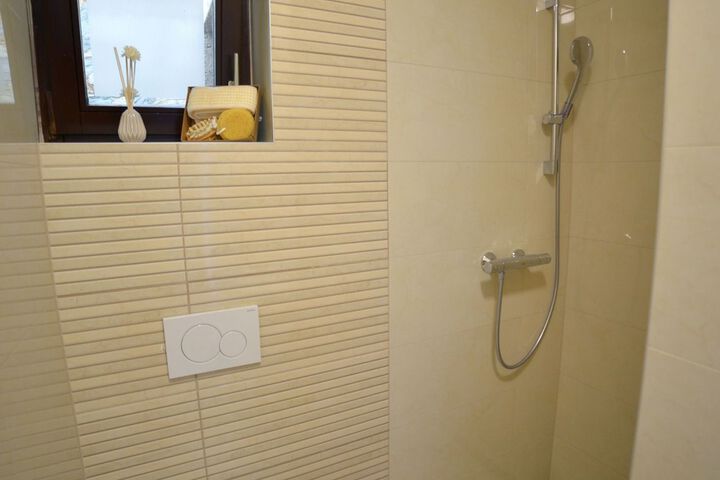 Room 2 of 26