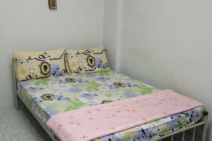 Room 2 of 10