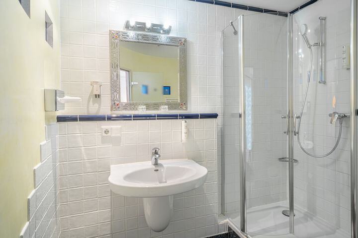Room 15 of 29