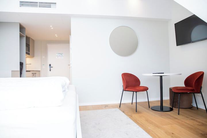 Room 5 of 28