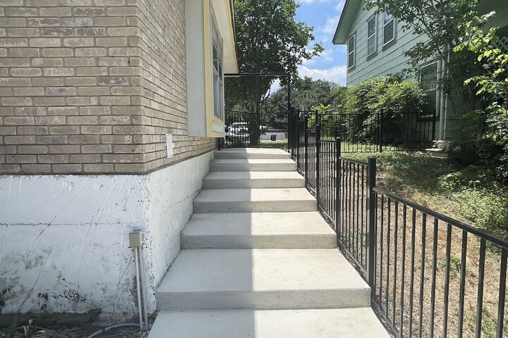 Property Grounds 34 of 41