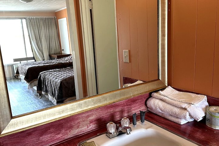Room 11 of 15