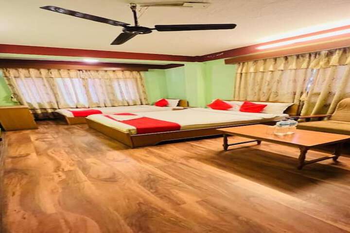 Room 6 of 9