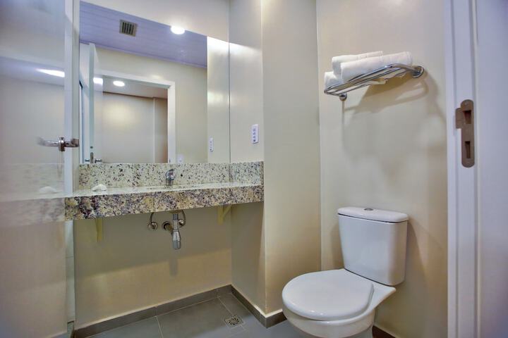 Room 12 of 24