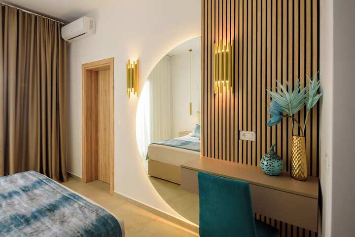 Room 3 of 61