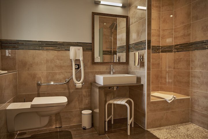 Clean Restrooms