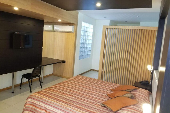 Room 17 of 43