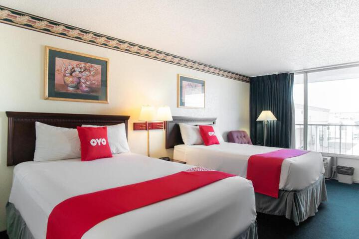Standard Room, King or Two Doubles (9 of 10)