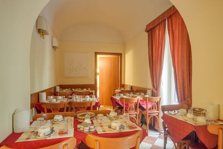 Breakfast area