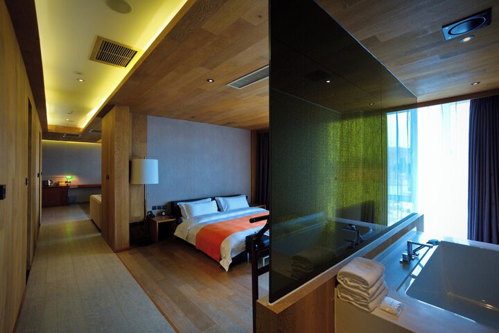 Room 18 of 63