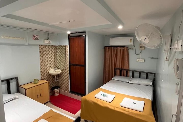 Room 12 of 31