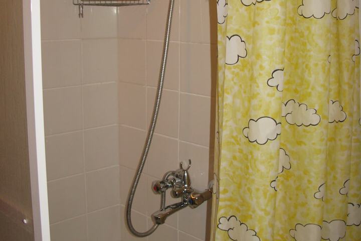 Room 8 of 32