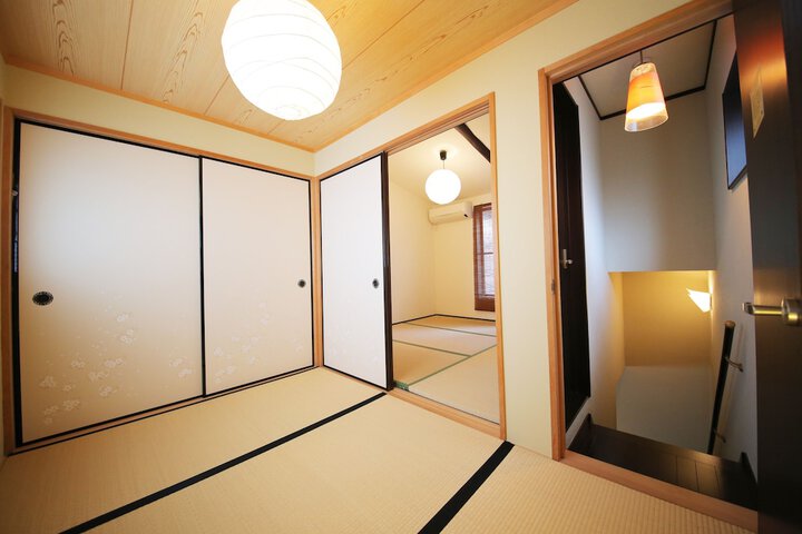 Room 4 of 12