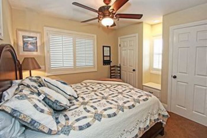 Room 6 of 24