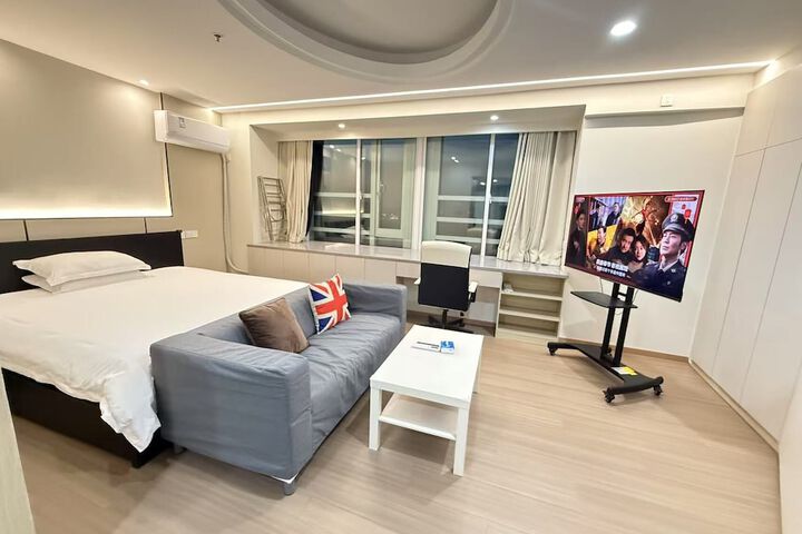 Room 7 of 63
