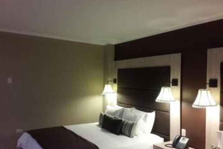 Room 5 of 32
