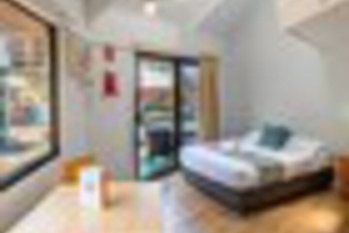 Room 35 of 132