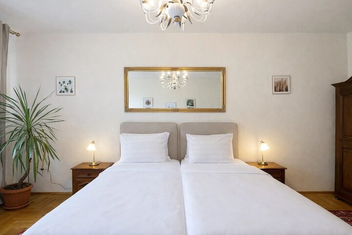 Room 13 of 31