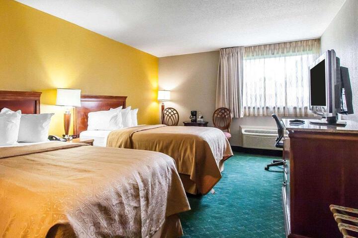 2 Double Beds (3 of 11)