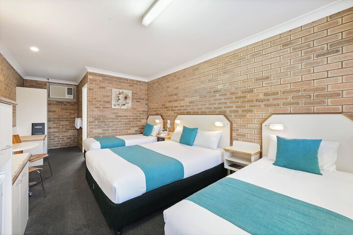 Room 4 of 23