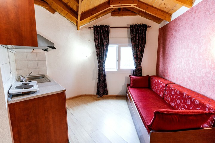 Room 10 of 40