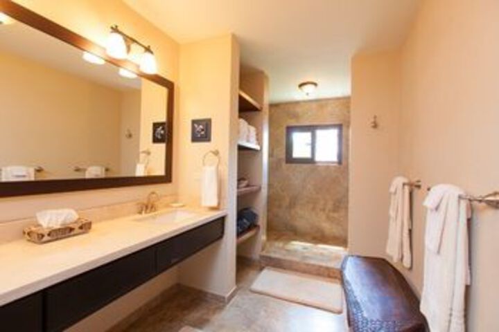 Room 4 of 27