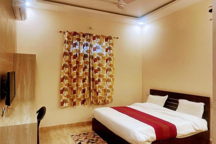 Room 16 of 40