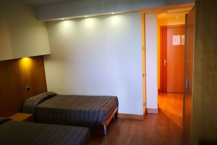 Room 22 of 86