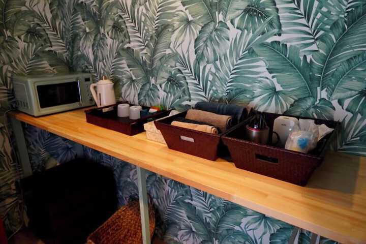 Room 10 of 38