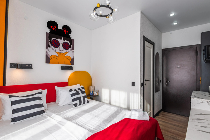Room 5 of 14