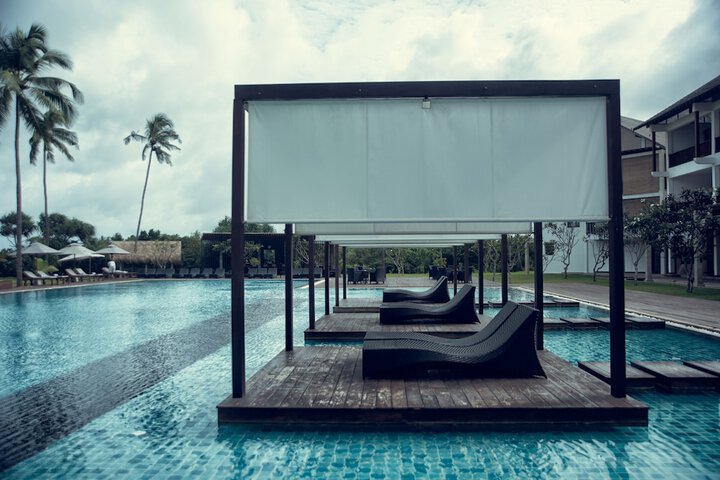 Hotel with Pool