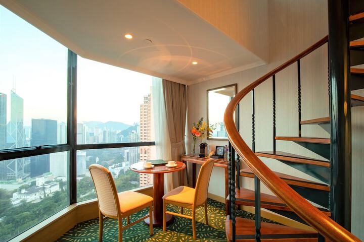 Room 30 of 62