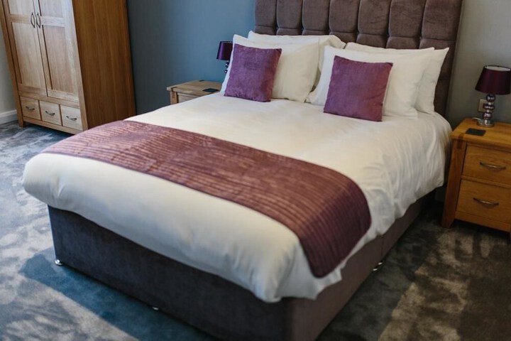Room 9 of 29
