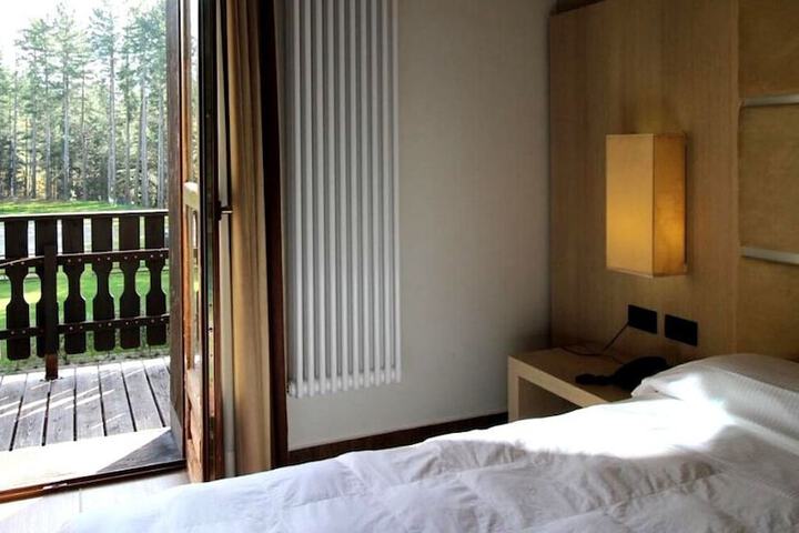 Room 7 of 49