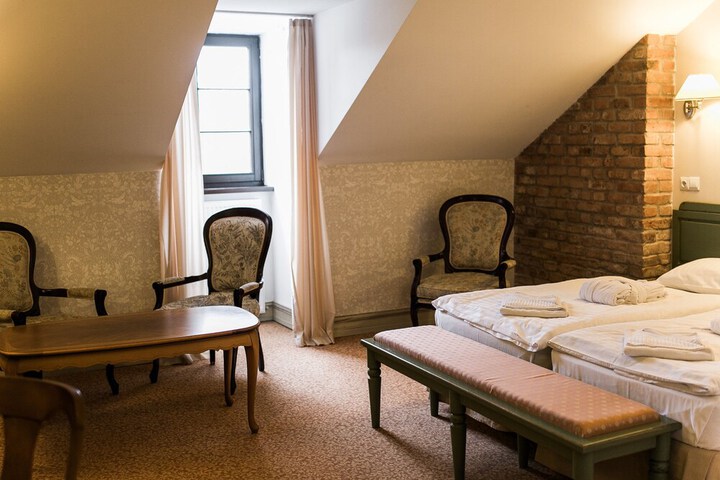 Room 9 of 67