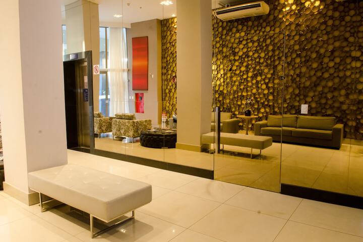 Entrance & Lobby