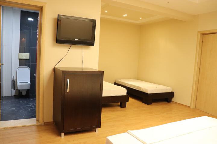 Room 16 of 27