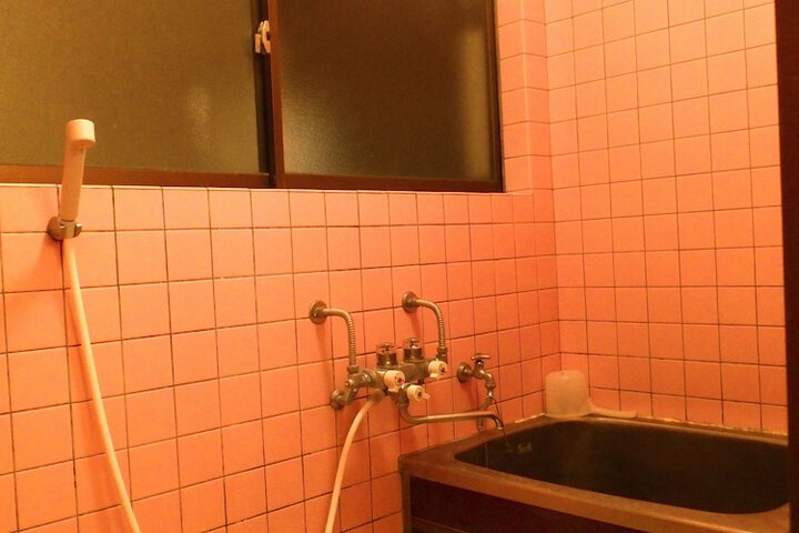 Room 12 of 33