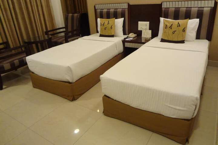 Room 27 of 60