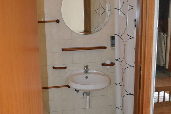Room 17 of 17