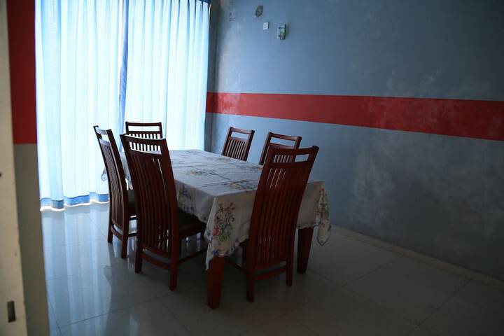 Dining 35 of 59