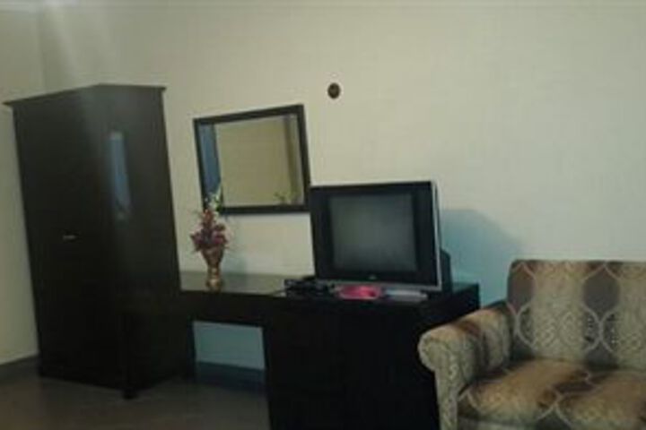 Room 8 of 27