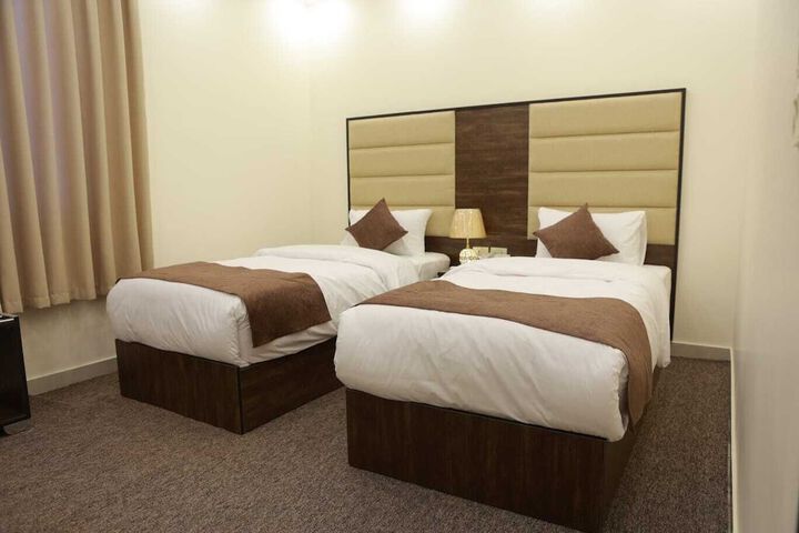 Room 15 of 28