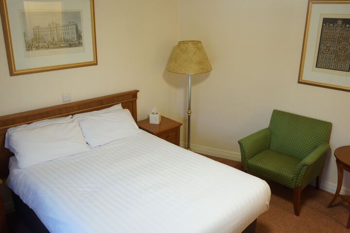 Room 4 of 36