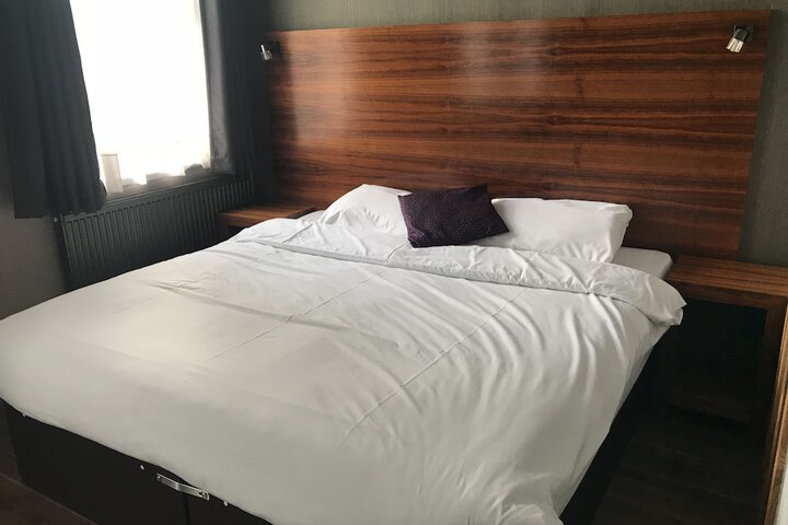 Room 16 of 73